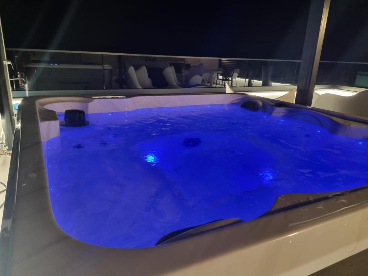 Luxury Apartment- Balcony- Private Rooftop And Jacuzzi- Common Pool 特罗吉尔 外观 照片